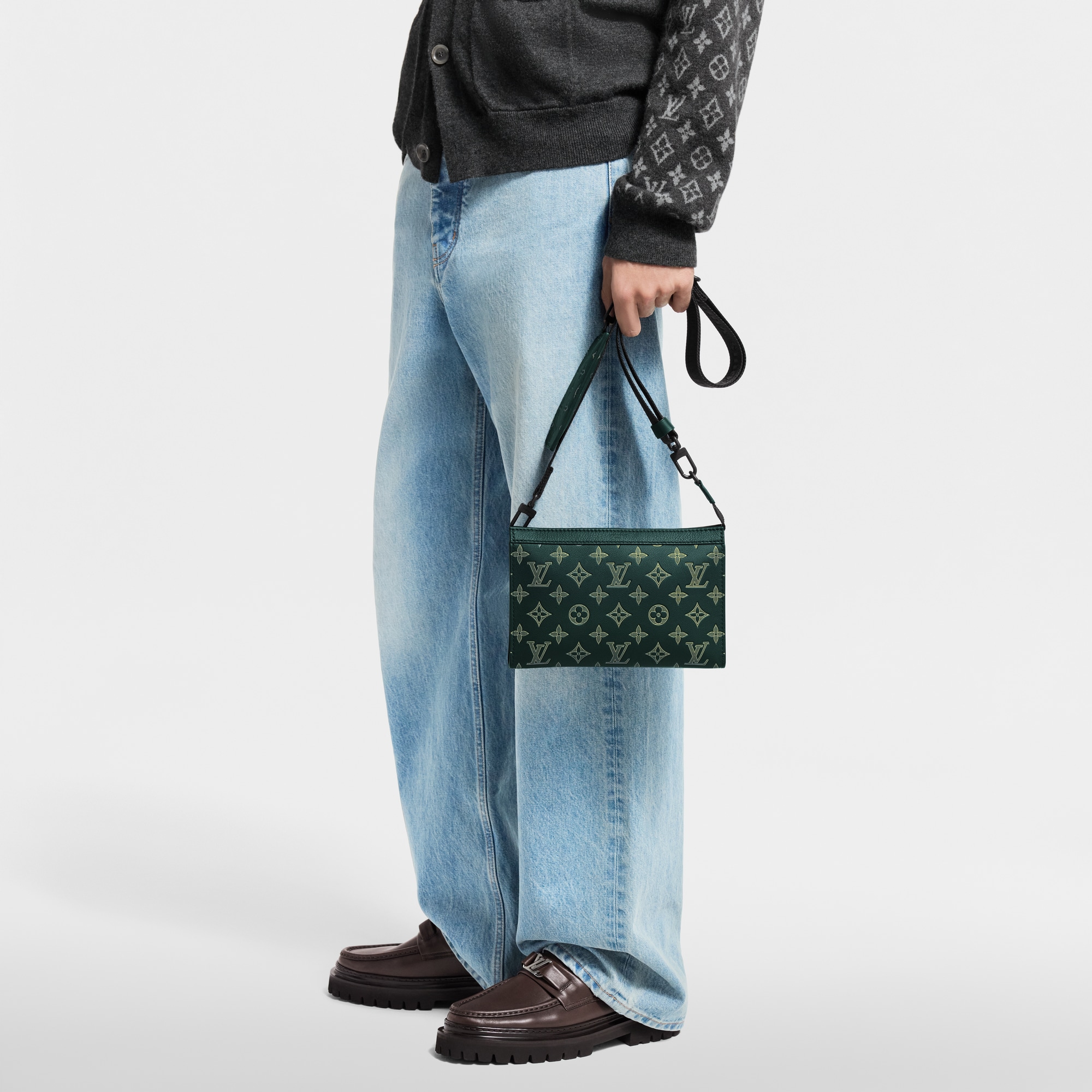 ガストン・ウェアラブル ウォレット モノグラム・シャドウ｜ルイ